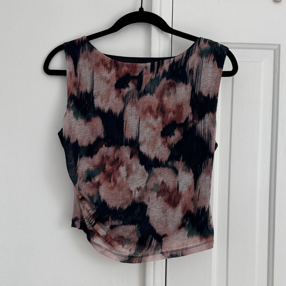 Abercrombie & Fitch Black and Pink Crop Top